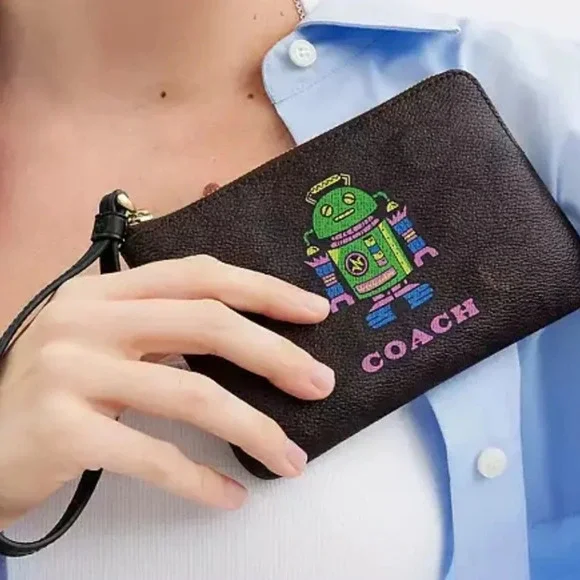 🤖 Cosmic Coach Robot Corner Zip Wristlet NWT - Picture 3 of 14